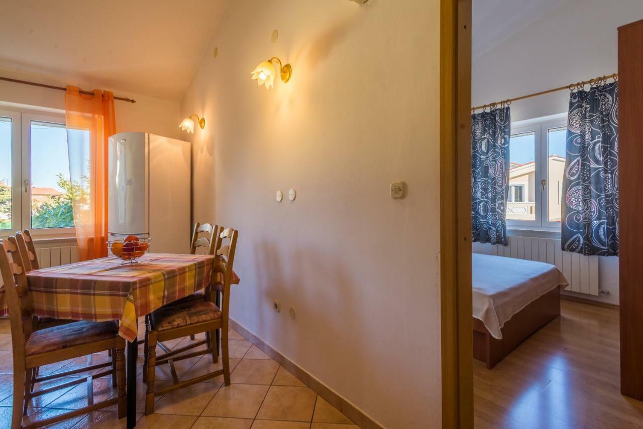 Apartment Majoran Pula Exterior photo