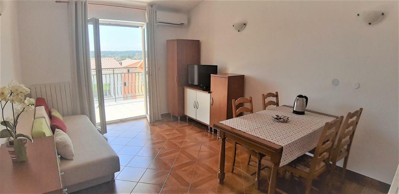 Apartment Majoran Pula Exterior photo